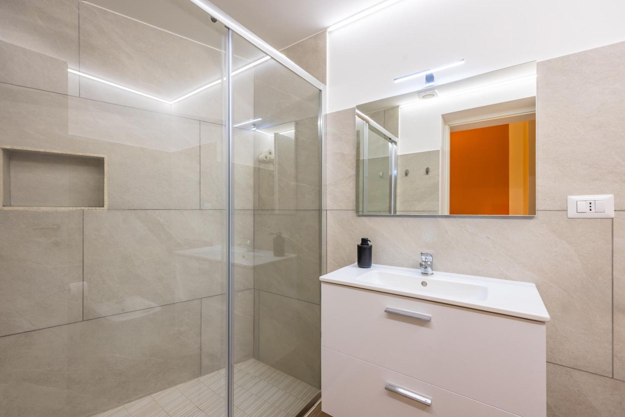 Lioy 25 By Napoliapartments Buitenkant foto