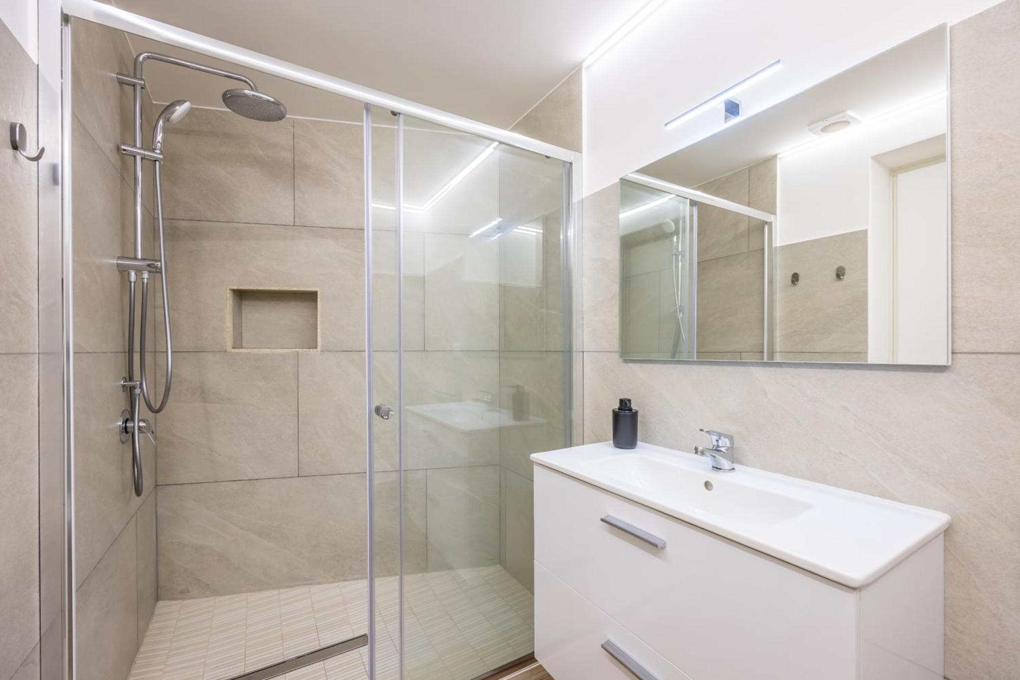 Lioy 25 By Napoliapartments Buitenkant foto