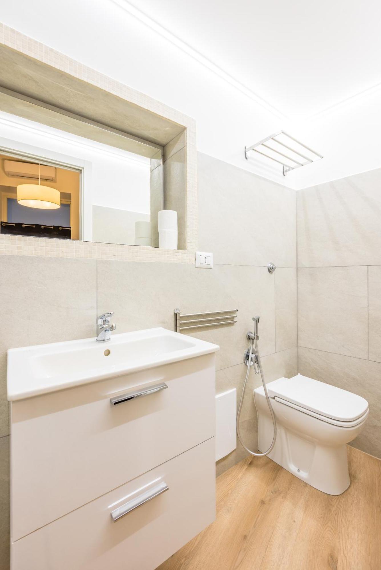 Lioy 25 By Napoliapartments Buitenkant foto