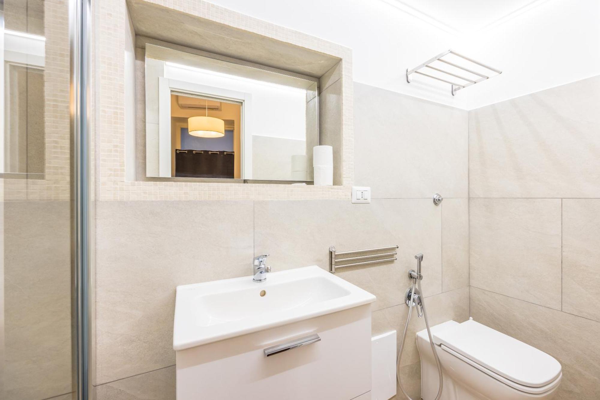 Lioy 25 By Napoliapartments Buitenkant foto
