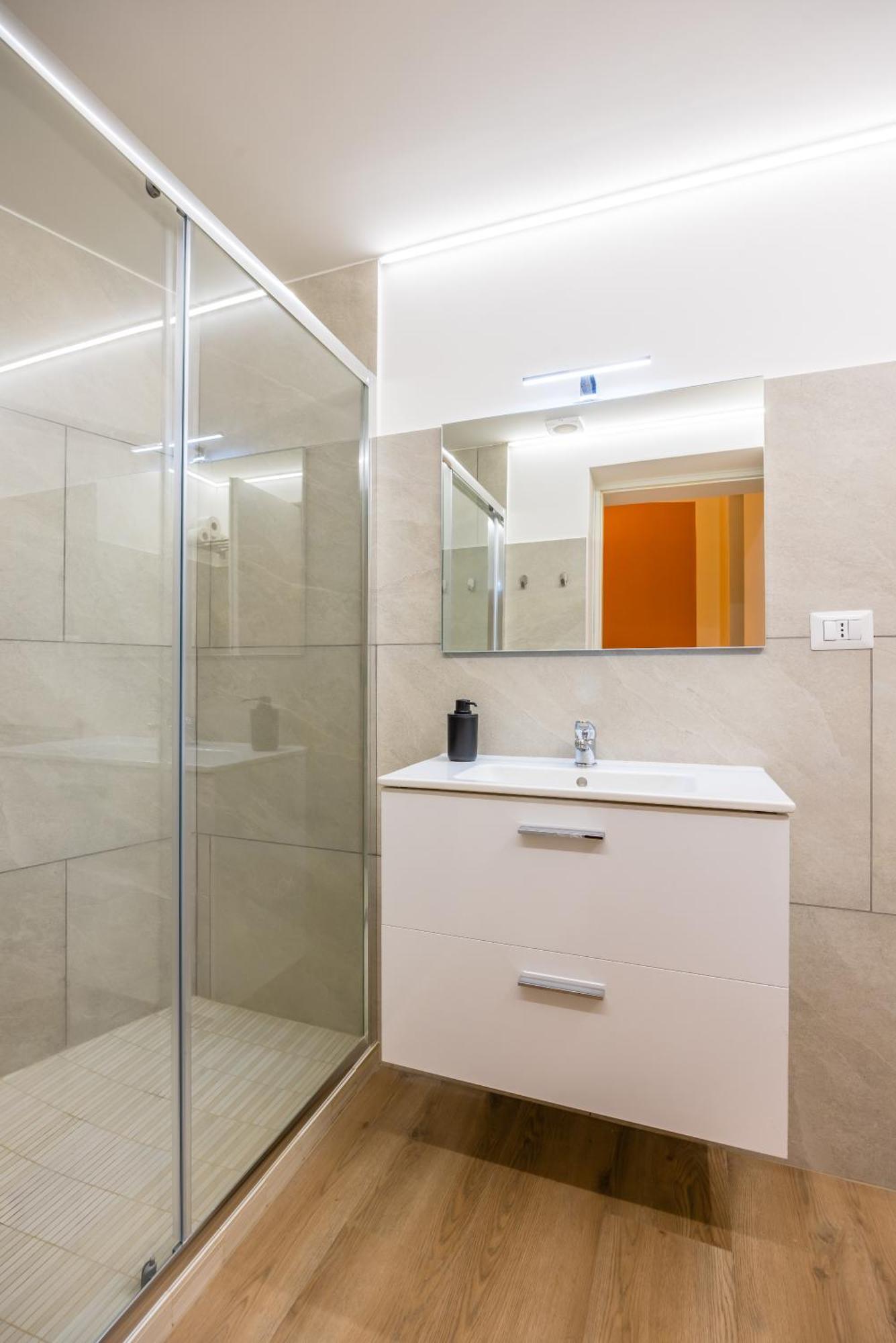 Lioy 25 By Napoliapartments Buitenkant foto