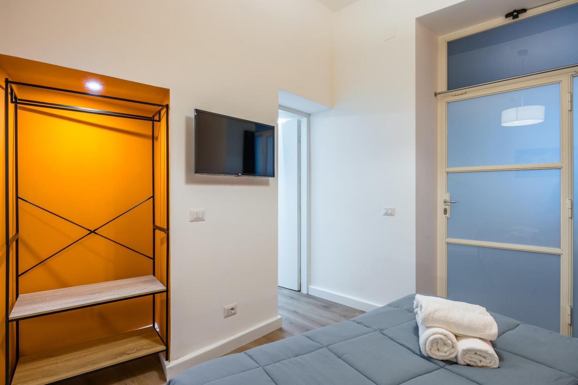 Lioy 25 By Napoliapartments Buitenkant foto