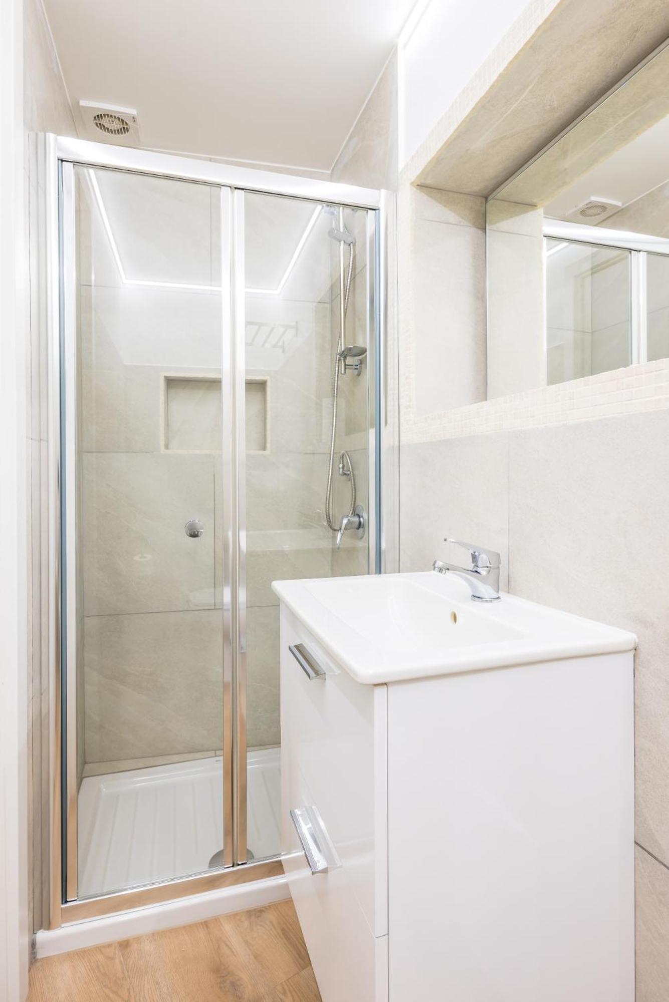 Lioy 25 By Napoliapartments Buitenkant foto